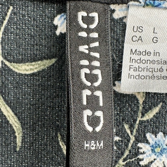 DIVIDED H&M Women’s Black Crepe Fabric w/Blue Floral Print Jacket Size Large - Picture 10 of 16